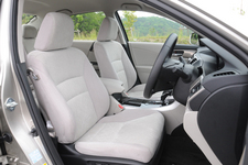 ホンダ 新型アコード プラグインハイブリッド フロントシート