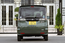 スズキ 新型 スペーシアカスタム「TS」[2WD／ボディカラー：クールカーキパールメタリック]　エクステリア・リア正面