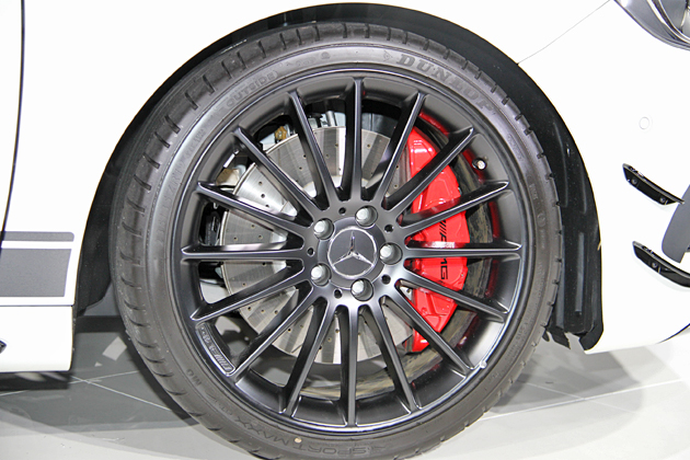 メルセデス・ベンツ A45 AMG 4MATIC新型車速報 ～Aクラス初の