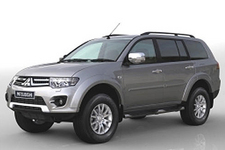 三菱 パジェロ スポーツ