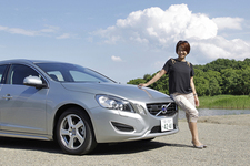 ボルボV60 T4[2013年モデル]のロングドライブレポートをしてくれたのは自動車ライターの今井優杏さん