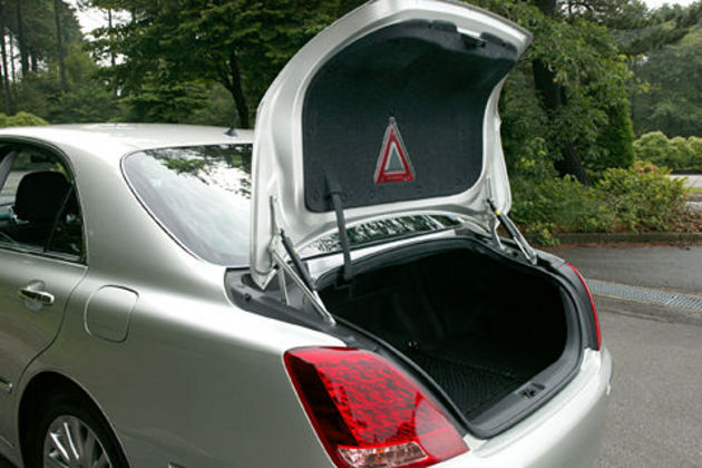 トヨタ クラウンマジェスタ 新型車徹底解説(5/6)|【話題を先取り】新型