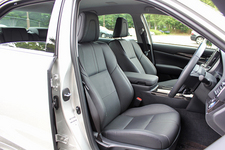 トヨタ 新型クラウンアスリート（ハイブリッド 2.5G）フロントシート