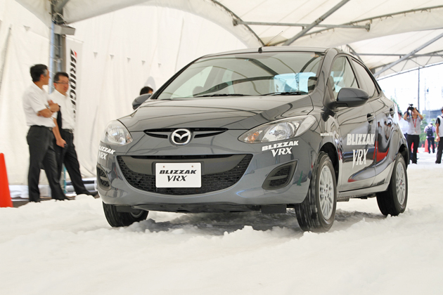 ブリヂストン 乗用車用スタッドレスタイヤ新商品「BLIZAAK VRX(ブリザック・ヴイアールエックス)」雪上見学会