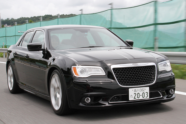 クライスラー・300 SRT8