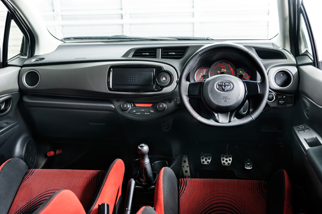 ヒボポポン トヨタ純正 ヴィッツGRMN フロント4ポットキャリパー