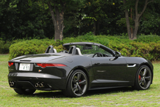 ジャガー F-TYPE V8S