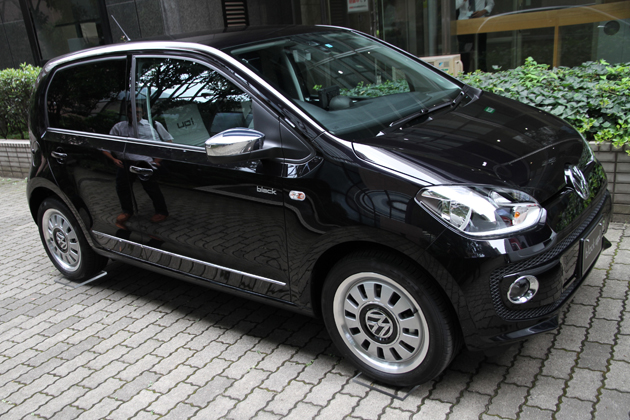 VW up!初の限定車、「white up!」「black up!」発売|新型車リリース  