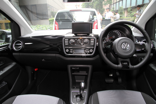 VW up!初の限定車、「white up!」「black up!」発売|新型車リリース速報【MOTA】