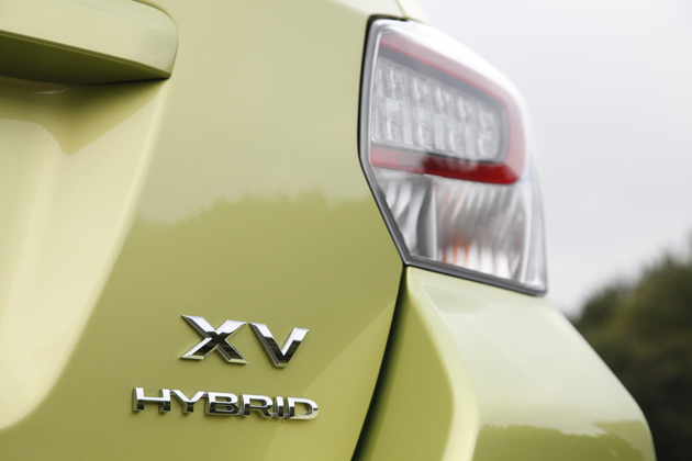 スバル Xvハイブリッド Vs Xv どっちが買い 徹底比較 1 2 徹底比較 人気新型車比較22年 Mota
