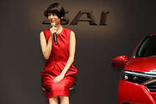 新型SAI発表会に登場した真木よう子さん