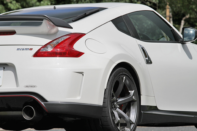 フェアレディZ34ニスモフェンダーアーチモール 新品!フェアレディZ Z34/ニスモ/NISMO 2014-2020 純正 右