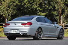 BMW M6 グランクーペ[ボディカラー：フローズンシルバー(BMW Individual特別色)]