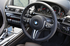 BMW M6 グランクーペ　インテリア・ステアリングホイール周り