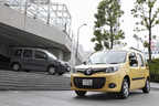 RENAULT KANGOO ZEN(ルノー カングー ゼン)[右手前]とRENAULT KANGOO ACTIF(ルノー カングー アクティフ)[左奥]