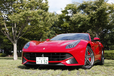 フェラーリ F12ベルリネッタ