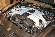 ASTON MARTIN Vanquish Centenary Edition(アストンマーティン ヴァンキッシュ 100周年記念エディション)　V12 6.0リッター DOHC 48V エンジン