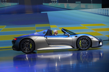 ポルシェ「918 スパイダー」