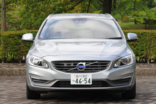 ボルボ V60 T4 SE[2014年モデル／ボディカラー：エレクトリックシルバーメタリック]