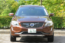 ボルボ XC60 T6 AWD[2014年モデル／ボディカラー：リッチジャバメタリック(新色)]　エクステリア・フロント正面