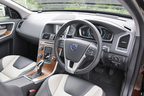 ボルボ XC60 T6 AWD[2014年モデル／インテリアカラー：ブロンド＆オフブラック(本革スポーツシート)]　インテリア・インパネ周り