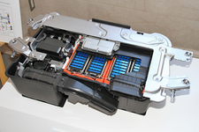 ホンダ 新型 フィット ハイブリッド　リチウムイオンバッテリー