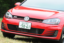 フォルクスワーゲン 新型 ゴルフGTI(GOLF7)[ボディカラー：トルネードレッド]　GTI専用フロントバンパー＆専用グリル
