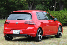 フォルクスワーゲン 新型 ゴルフGTI(GOLF7)[ボディカラー：トルネードレッド]