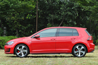 フォルクスワーゲン 新型 ゴルフGTI(GOLF7)[ボディカラー：トルネードレッド]　エクステリア・サイドビュー