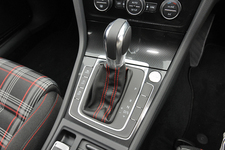 フォルクスワーゲン 新型 ゴルフGTI(GOLF7) インテリア・6速DSG