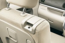 ダイハツ 新型タント  助手席シートバックレバー（リクライニング） （2）