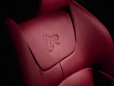ジャガー新型「XJR」ソフトグレインレザー仕様の「R」スポーツシート