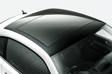 フォルクスワーゲン「The Beetle Turbo」電動パノラマスライディングルーフ