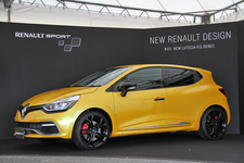 ルノー 新型 ルーテシア ルノー・スポール シャシー カップ(ボディカラー：ジョン シリウスM)[2013/10/14 新型ルーテシア ルノー・スポール発表会]