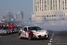 トヨタ86(全日本ラリー選手権)白煙を上げて激しいパフォーマンスを繰り広げた。