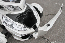 BRPジャパン 「Can-Am Spyder ロードスター」荷物入れ