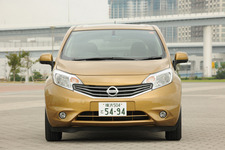 日産 ノート 1.2 メダリスト 　ビートニックゴールド