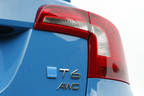 ボルボ S60 T6 AWD R-DESIGN [2014年モデル] ボディカラー：レーベルブルー（R-DESIGN専用色）