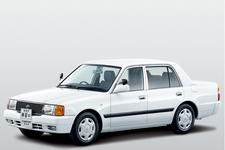 トヨタ コンフォート教習車 ガソリン 5速マニュアル車(スーパーホワイトII)<オプション装着車>