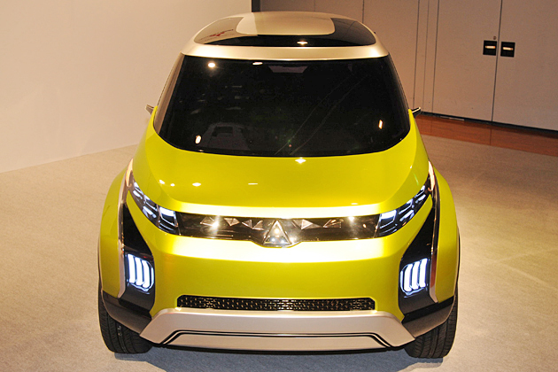 三菱自動車A型 三菱自動車、新型コンパクトSUV「エクスフォース」世界初披露