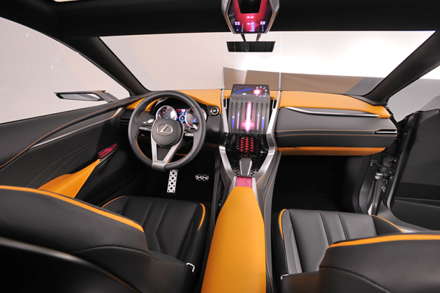 LEXUS LF-NX(プレミアムコンパクトSUVコンセプト)[東京モーターショー2013 参考出品車]
