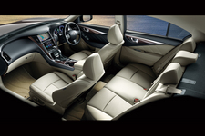 日産、新型「スカイライン 350GT HYBRID Type P(2WD)」