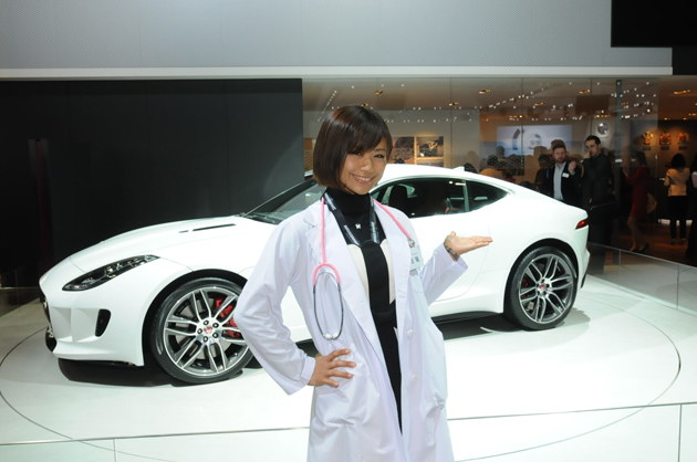 【綺麗な女医さんは好きですか？】安枝瞳の東京モーターショー診察中！【ジャガー編】