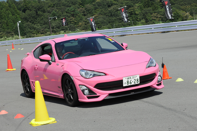 堂ヶ平さんが運転するのは、「オートックワン86号」