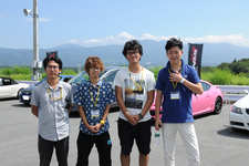 （左から）芝浦工業大学 大塩純平さん／青山学院大学 自動車部の湯川 修平さん／芝浦工業大学 堂ヶ平雄作さん／オートックワン システム開発代表 八木大三朗氏