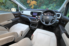 ホンダ 新型 オデッセイ「G」[FF／7人乗り(2列目プレミアムクレードルシート装着車)]