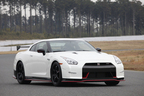 日産 GT-R NISMO[ボディカラー：ブリリアントホワイトパール]