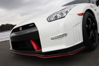 日産 GT-R NISMO[ボディカラー：ブリリアントホワイトパール]