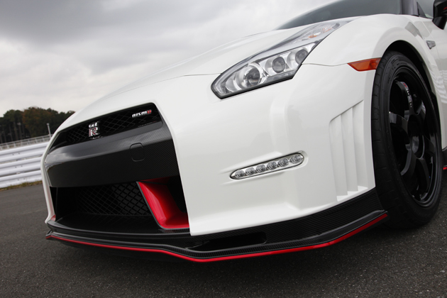 希少 NISSAN GT-R NISMO 2014 ホワイトパール 希少 NISSAN GT-R NISMO 2014 ホワイトパール 2014 Nissan GT-R