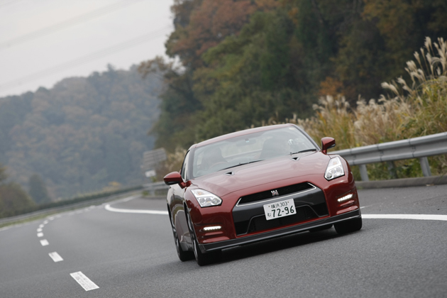 日産 GT-R Premium edition(2014年モデル)[ボディカラー：ゴールドフレークレッドパール(新色)]　試乗レポート／河口まなぶ　8